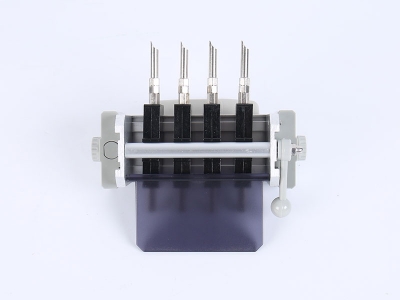 HH2019B-單相偏心輪下出線(xiàn)表座（4滑塊-120孔距，M6-螺桿）